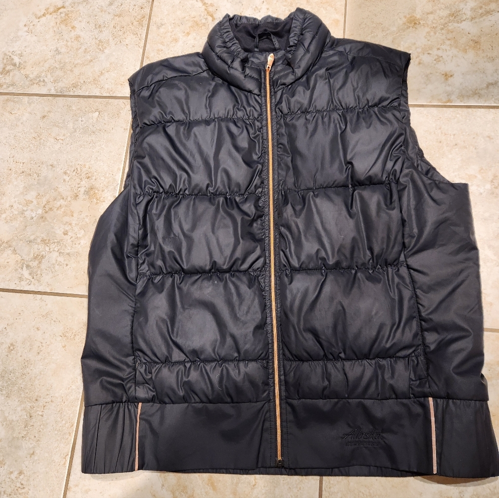 Brooks Alaska Airlines Vest. Womens XL